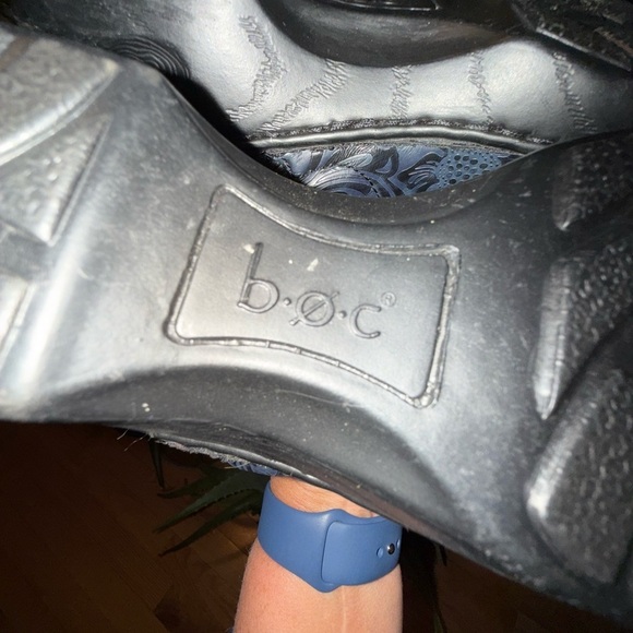 B.O.C Nursing Shoes Women's US Size 8M Navy Blue Paisley Embossed Clogs VGUC - Picture 7 of 7
